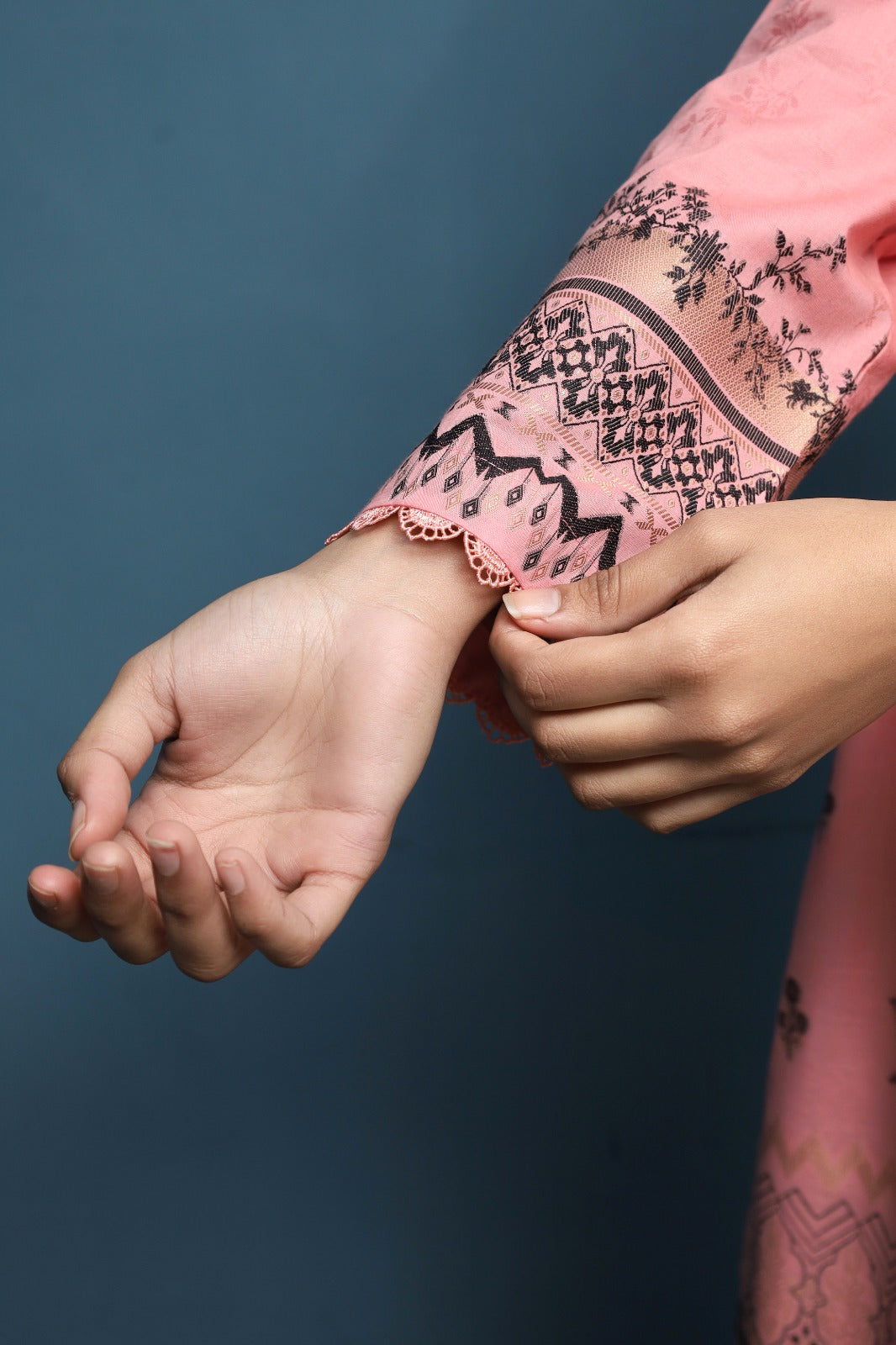 SAYA BROSHA LAWN STITCHED