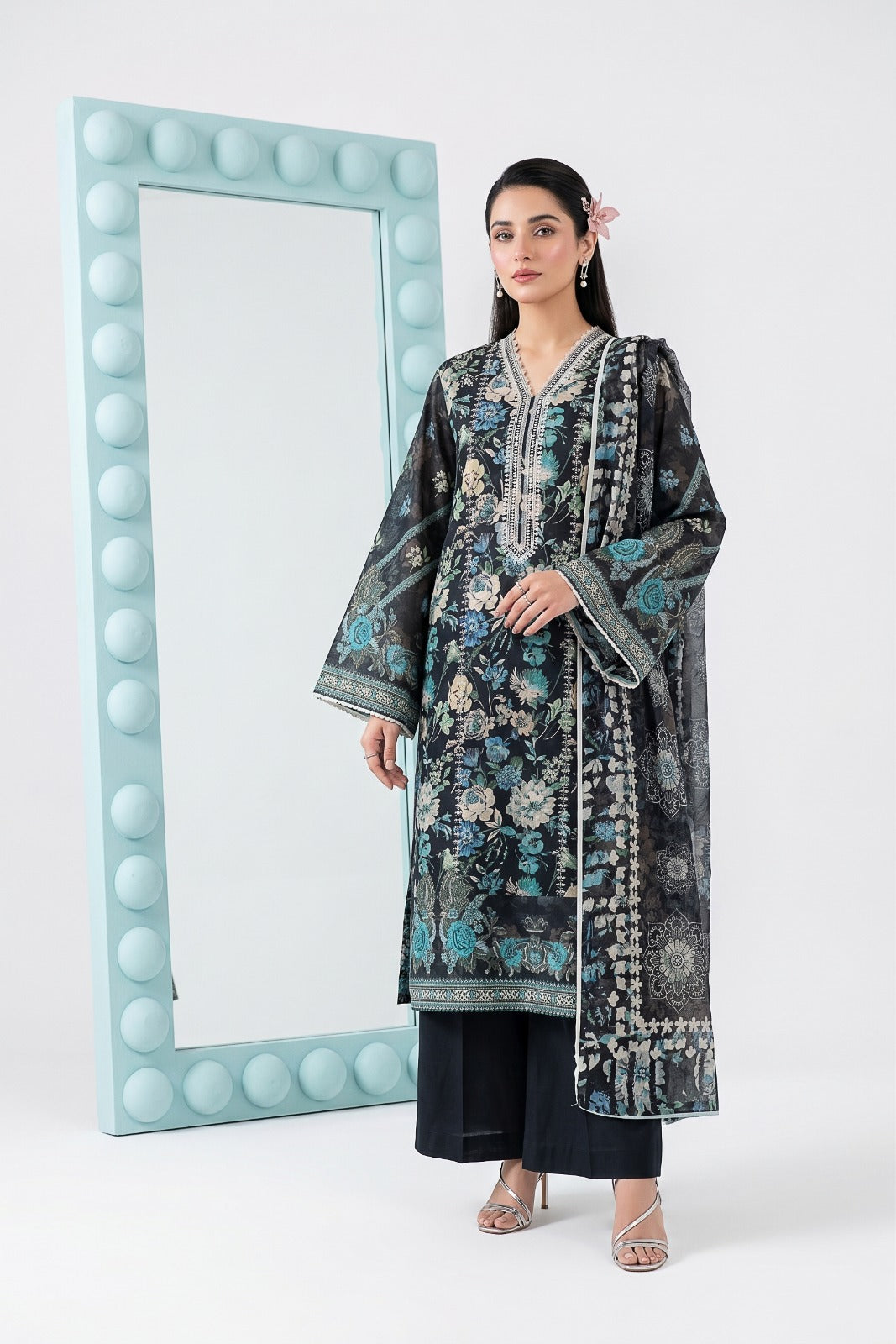 3PC Crystal Embroidered Lawn