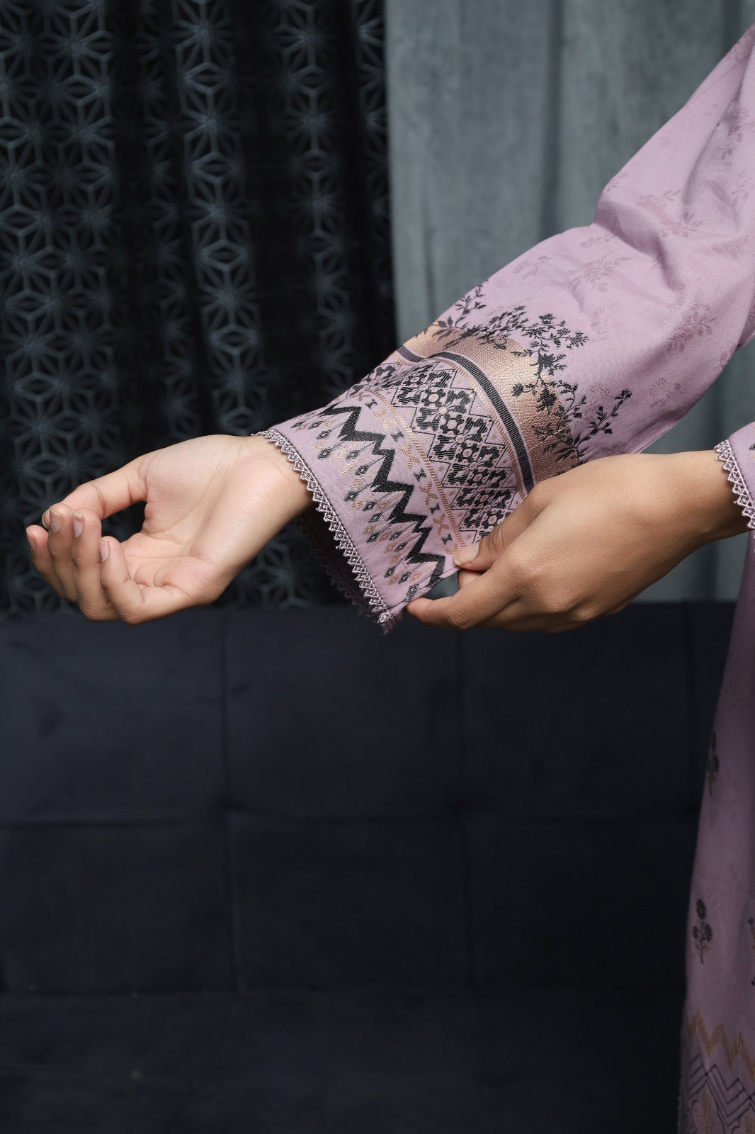 SAYA BROSHA LAWN STITCHED