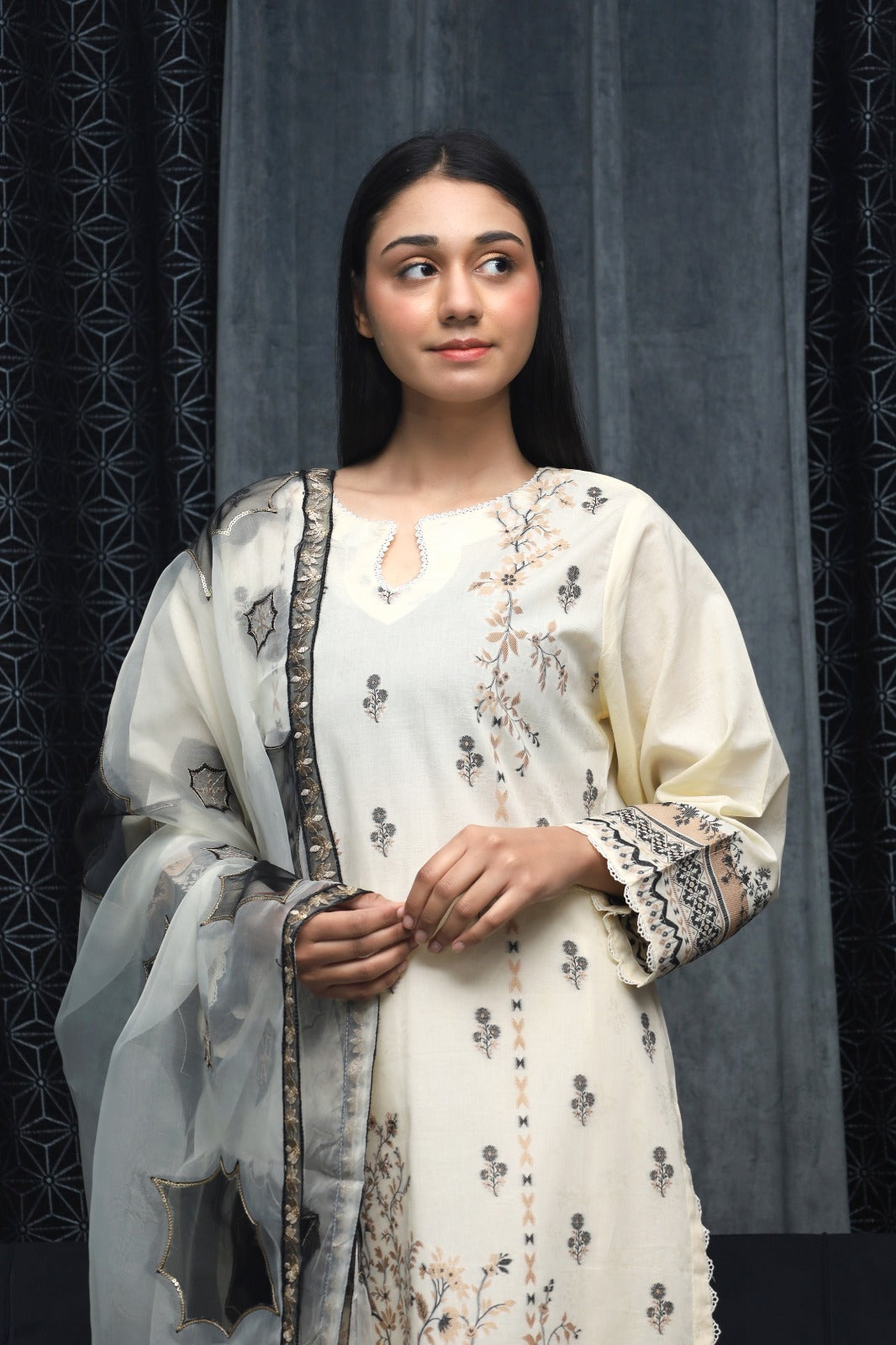 SAYA BROSHA LAWN STITCHED