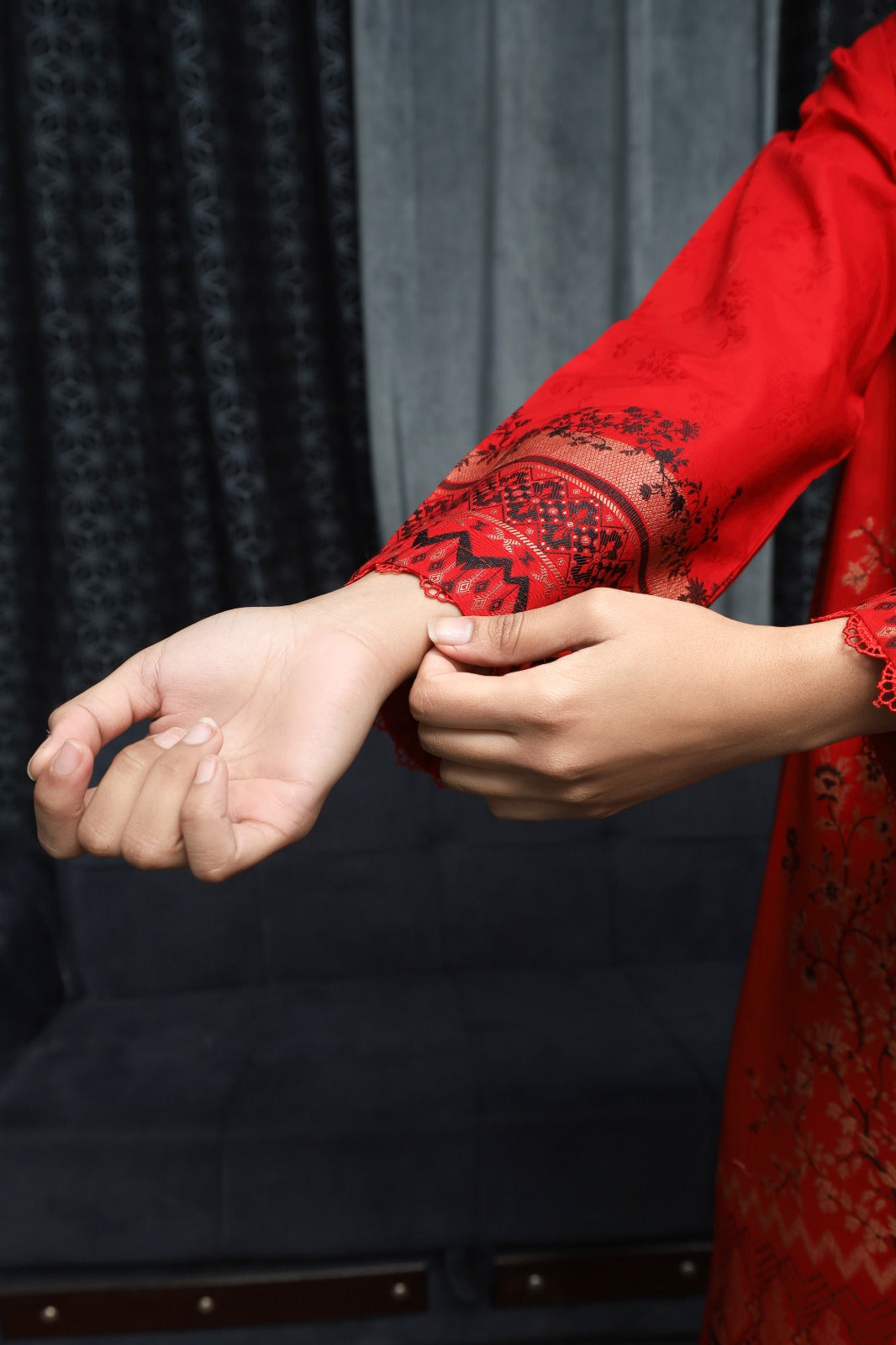 SAYA BROSHA LAWN STITCHED